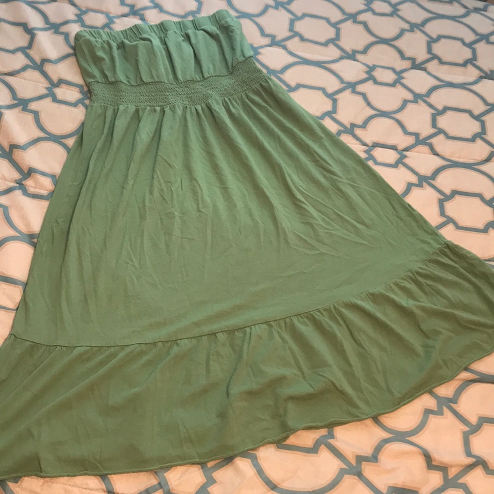 Strapless green jersey plus dress